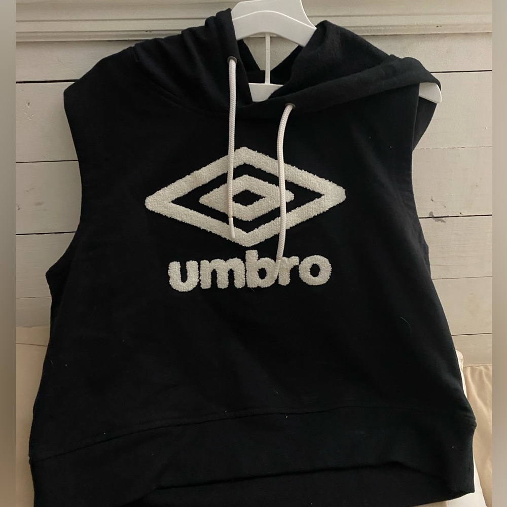 UMBRO HOODIE VEST!